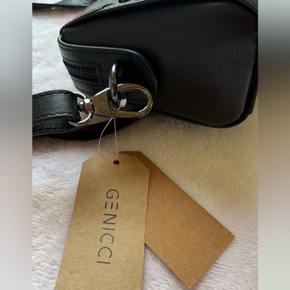 Genicci Black Leather Crossbody Bag - Picture 4 of 8